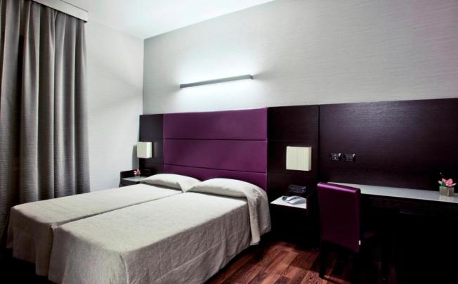 Фото отеля Caprice Hotel