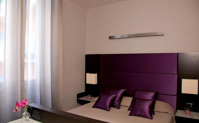 Фото отеля Caprice Hotel
