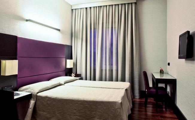 Фото отеля Caprice Hotel
