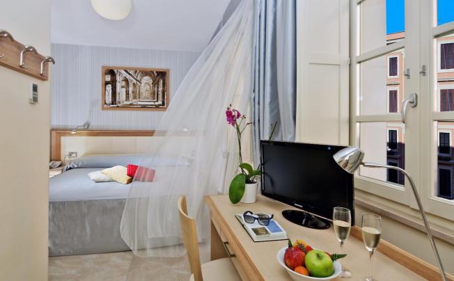 Фото отеля Domus Australia Hotel