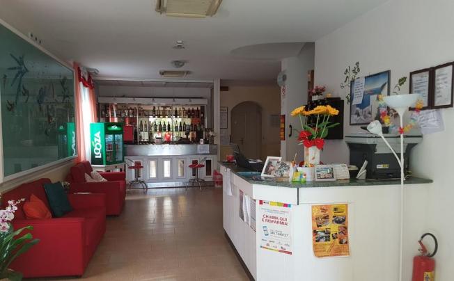 Фото отеля Criss Hotel