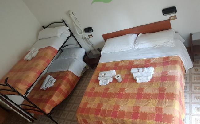 Фото отеля Criss Hotel