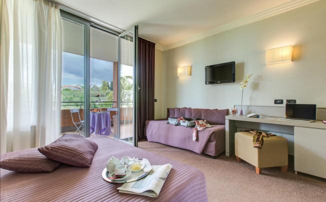 Фото отеля Ardeatina Park Hotel