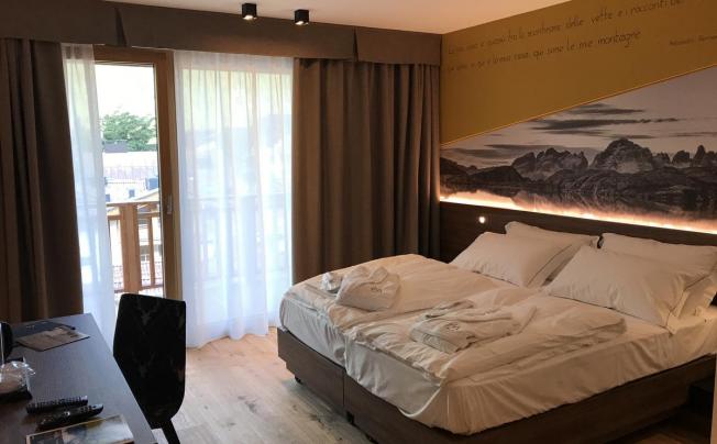 Фото отеля Dolomeet Boutique Hotel