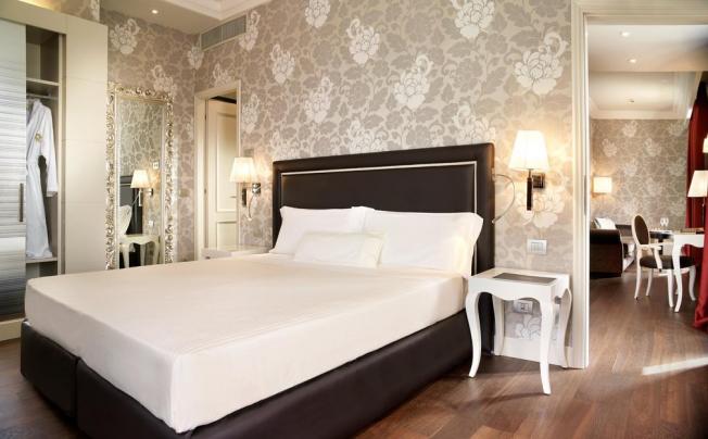 Фото отеля Sina De La Ville Hotel 