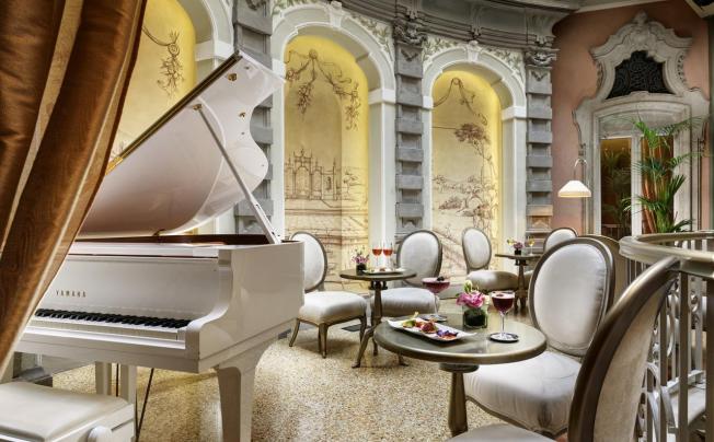 Фото отеля Chateau Monfort Hotel
