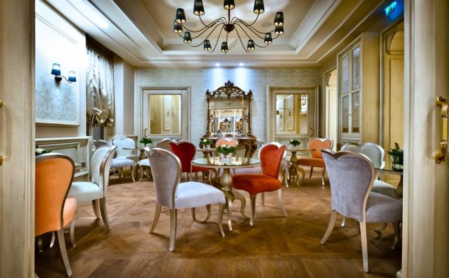Фото отеля Chateau Monfort Hotel