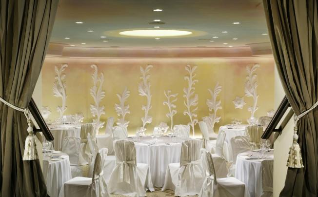 Фото отеля Chateau Monfort Hotel
