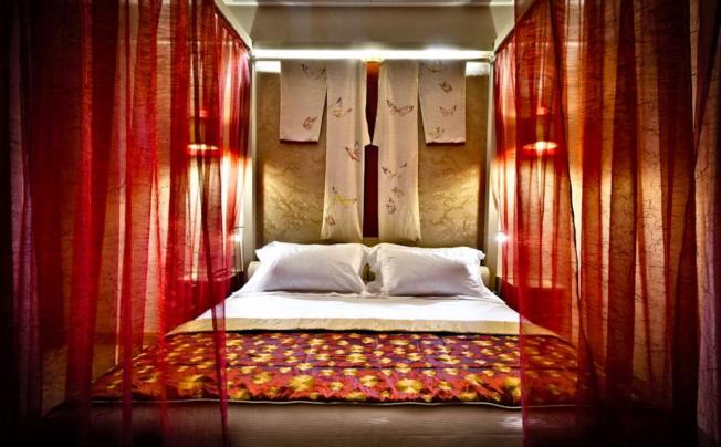 Фото отеля Chateau Monfort Hotel