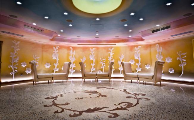 Фото отеля Chateau Monfort Hotel