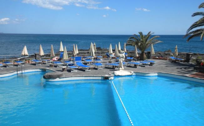 Фото отеля Arathena Rocks Hotel