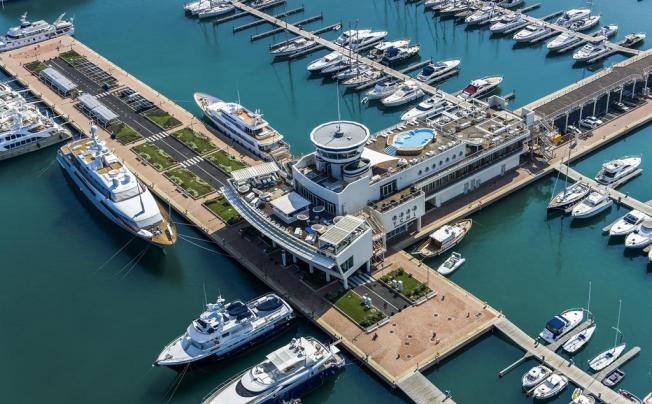 Фото отеля Yacht Club Marina Di Loano