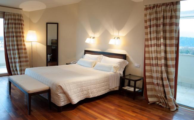 Фото отеля Sina Astor Hotel