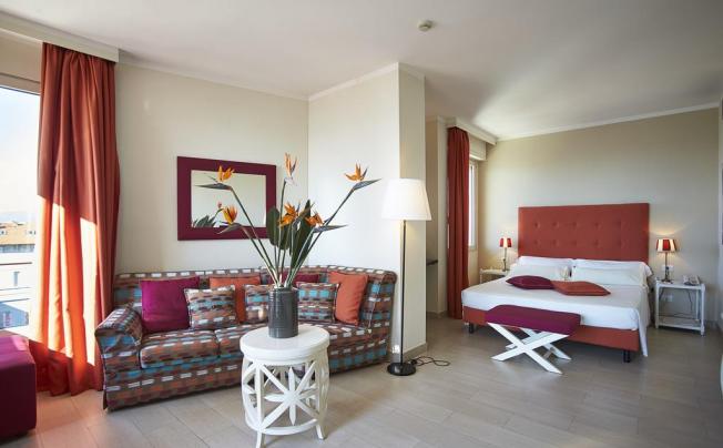 Фото отеля Sina Astor Hotel