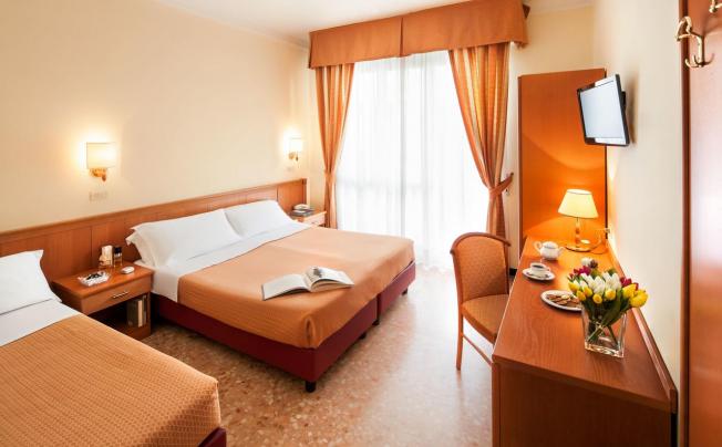 Фото отеля Curtis Centrale Hotel
