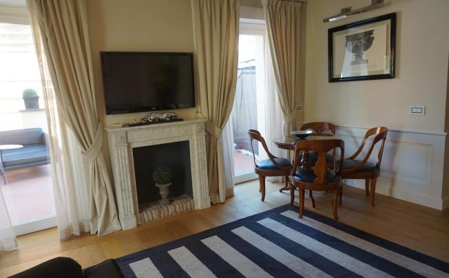 Фото отеля Trevi Palace Luxury Apartments