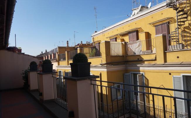 Фото отеля Trevi Palace Luxury Apartments