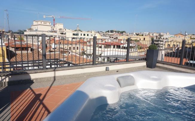 Фото отеля Trevi Palace Luxury Apartments