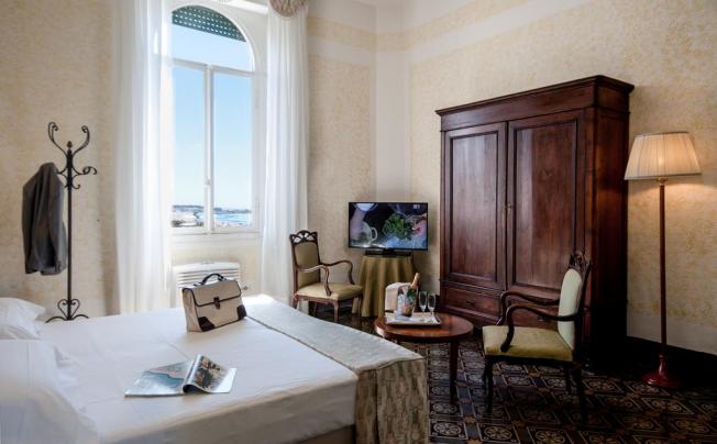 Фото отеля Grand Hotel Royal