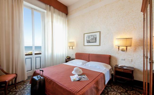Фото отеля Grand Hotel Royal