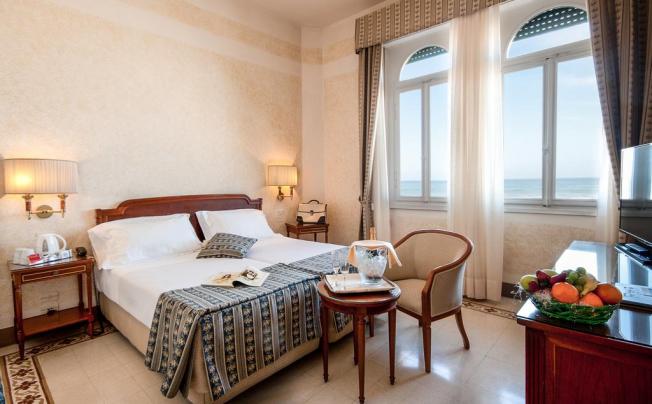 Фото отеля Grand Hotel Royal