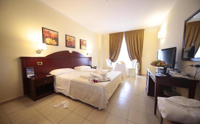 Фото отеля CLUB HOTEL KENNEDY