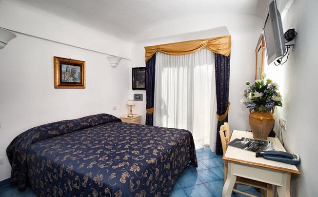 Фото отеля Bussola Hotel