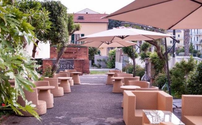 Фото отеля Capri Hotel