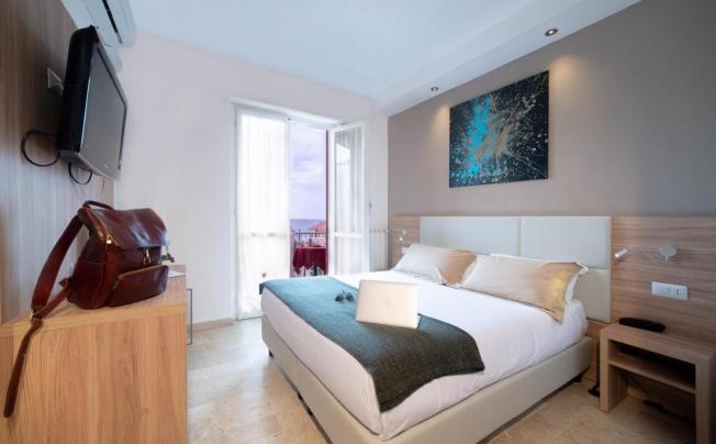 Фото отеля Capri Hotel