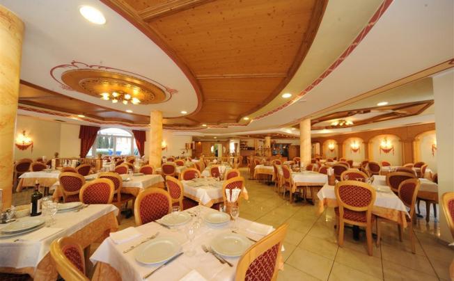 Фото отеля Canada Hotel