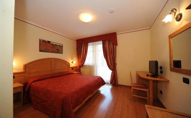 Фото отеля Canada Hotel