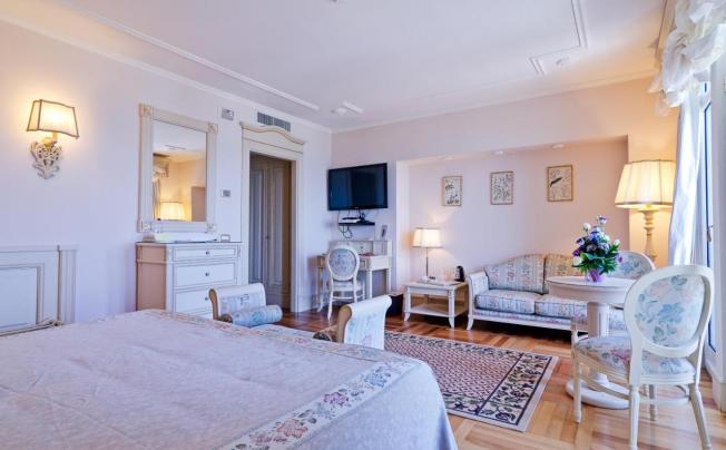 Фото отеля De Paris Hotel Sanremo