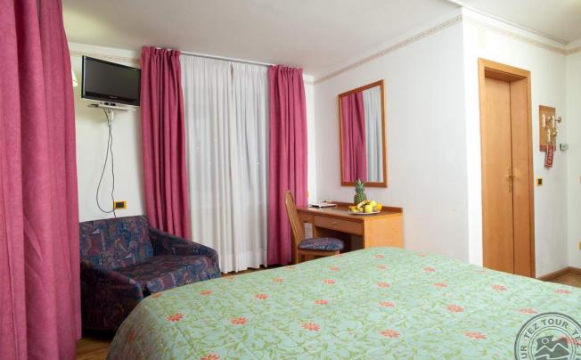 Фото отеля Medil Wellness & Family Hotel