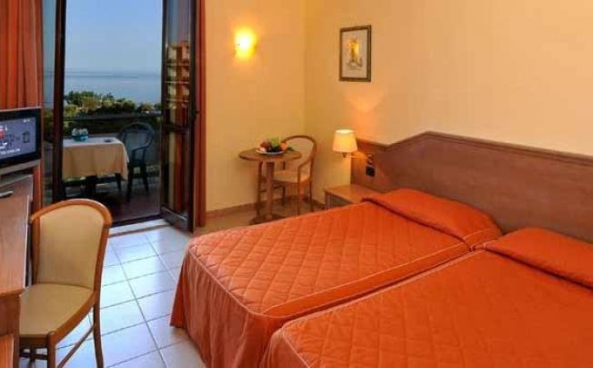 Фото отеля UNAHOTELS Naxos Beach Sicilia