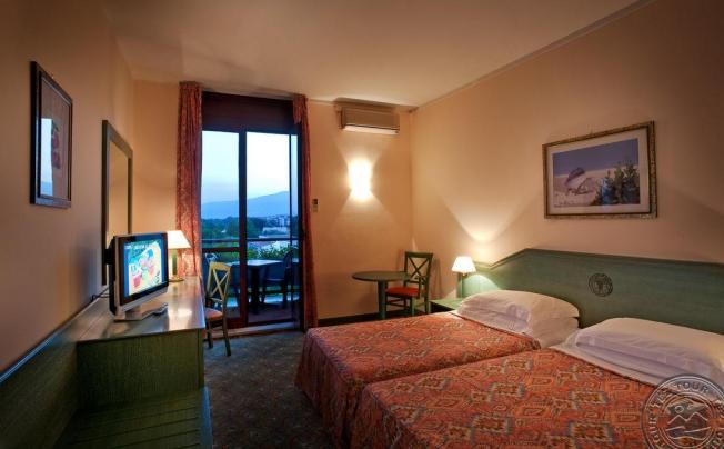 Фото отеля UNAHOTELS Naxos Beach Sicilia