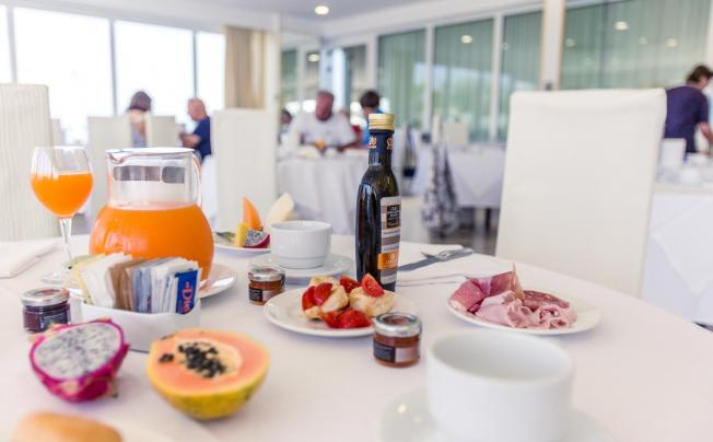Фото отеля Grand Hotel Costa Brada