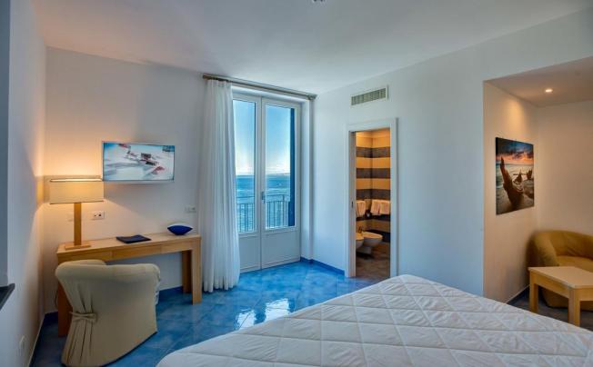 Фото отеля HOTEL HELIOS