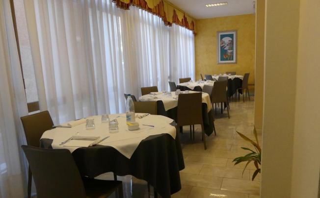 Фото отеля Madison Hotel