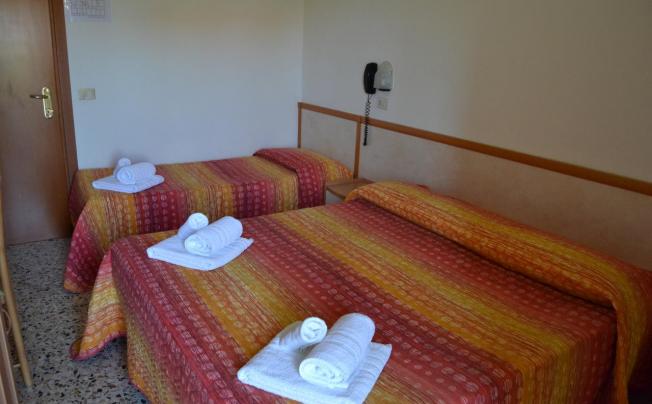 Фото отеля Apis Hotel