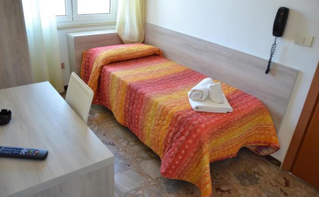 Фото отеля Apis Hotel
