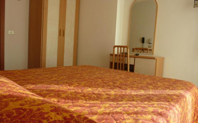 Фото отеля Apis Hotel