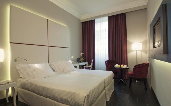 Фото отеля Sina De La Ville Hotel