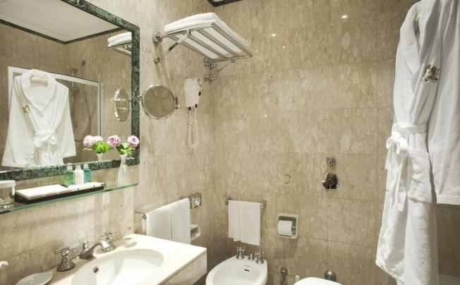 Фото отеля Sina De La Ville Hotel
