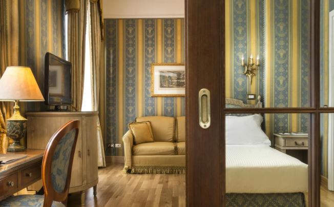 Фото отеля Sina De La Ville Hotel