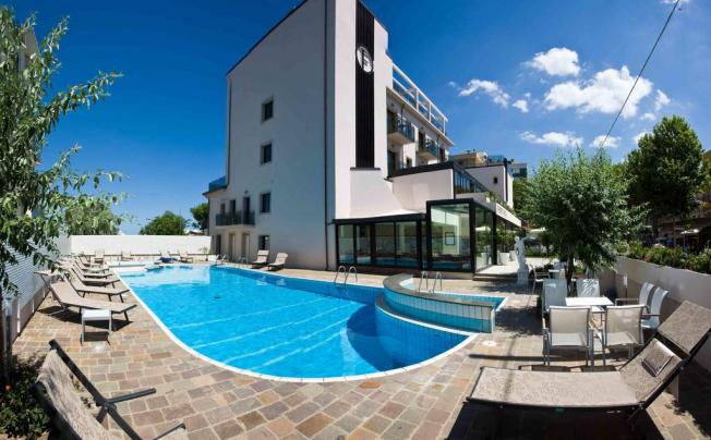 Фото отеля Ferretti Beach
