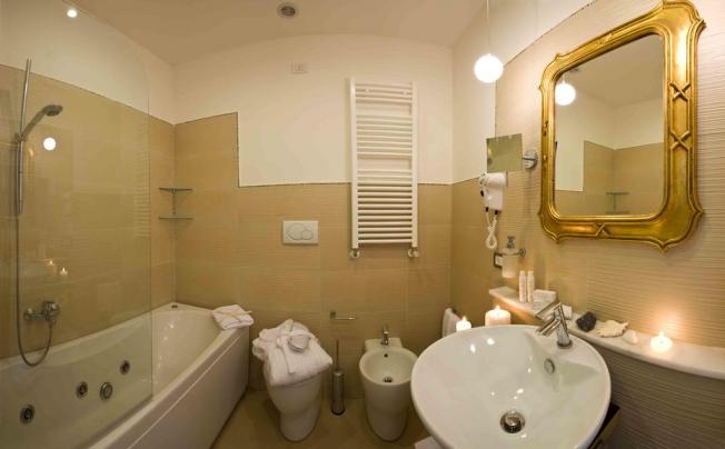 Фото отеля Ferretti Beach