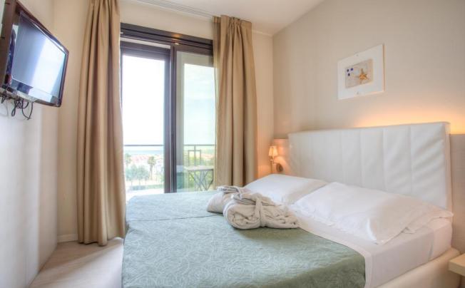 Фото отеля Ferretti Beach