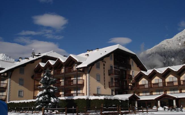 Фото отеля Majestic Aparthotel