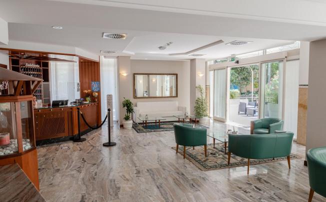 Фото отеля Audi Hotel