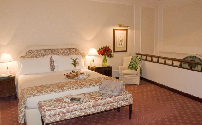 Фото отеля De La Ville Hotel
